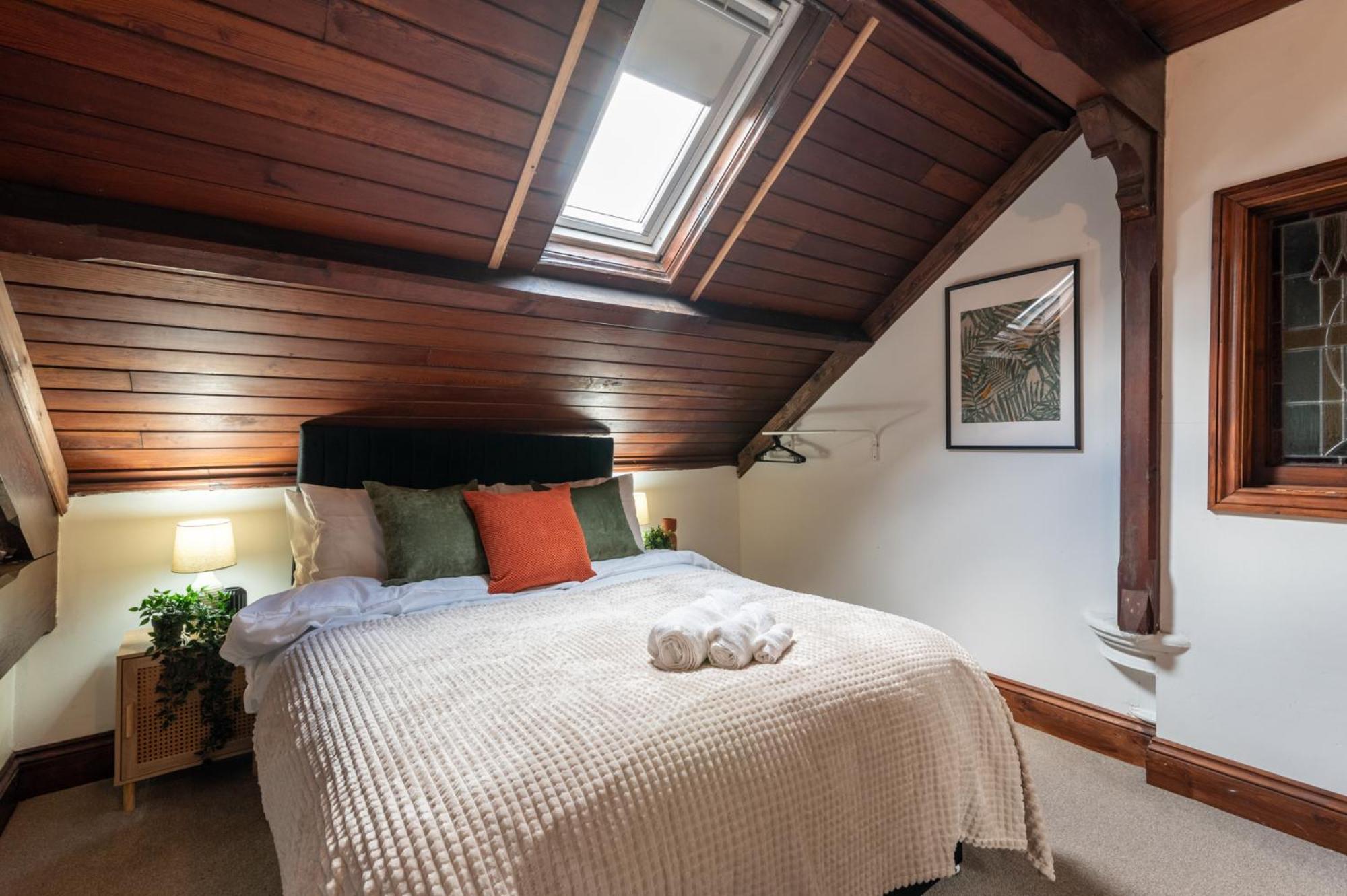 Madison House - Converted Church 5 Bed Pontypool Εξωτερικό φωτογραφία