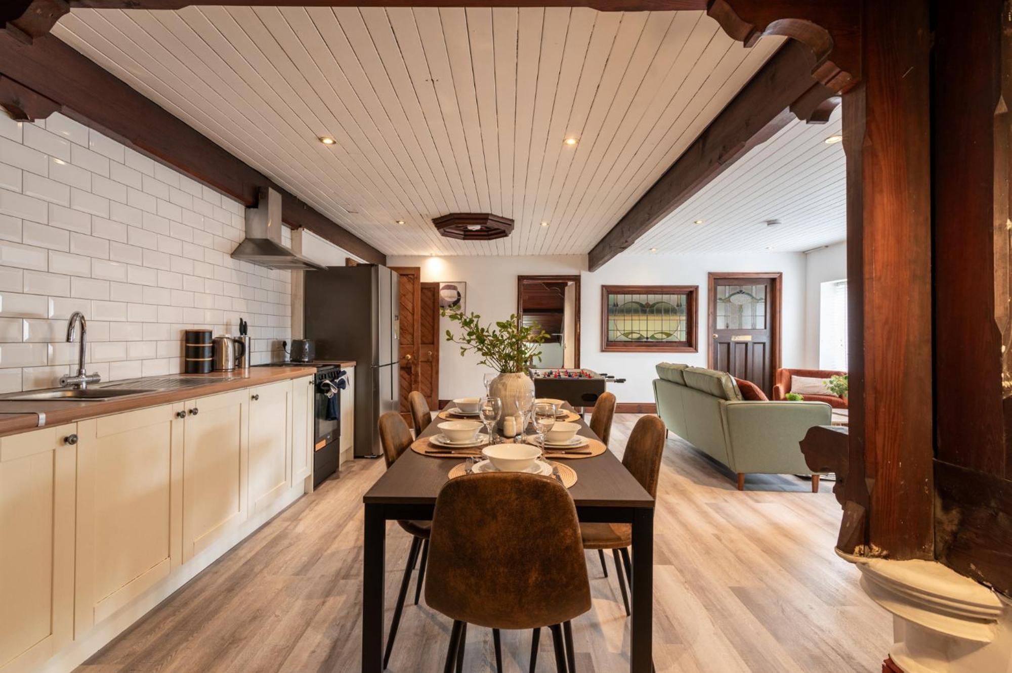 Madison House - Converted Church 5 Bed Pontypool Εξωτερικό φωτογραφία