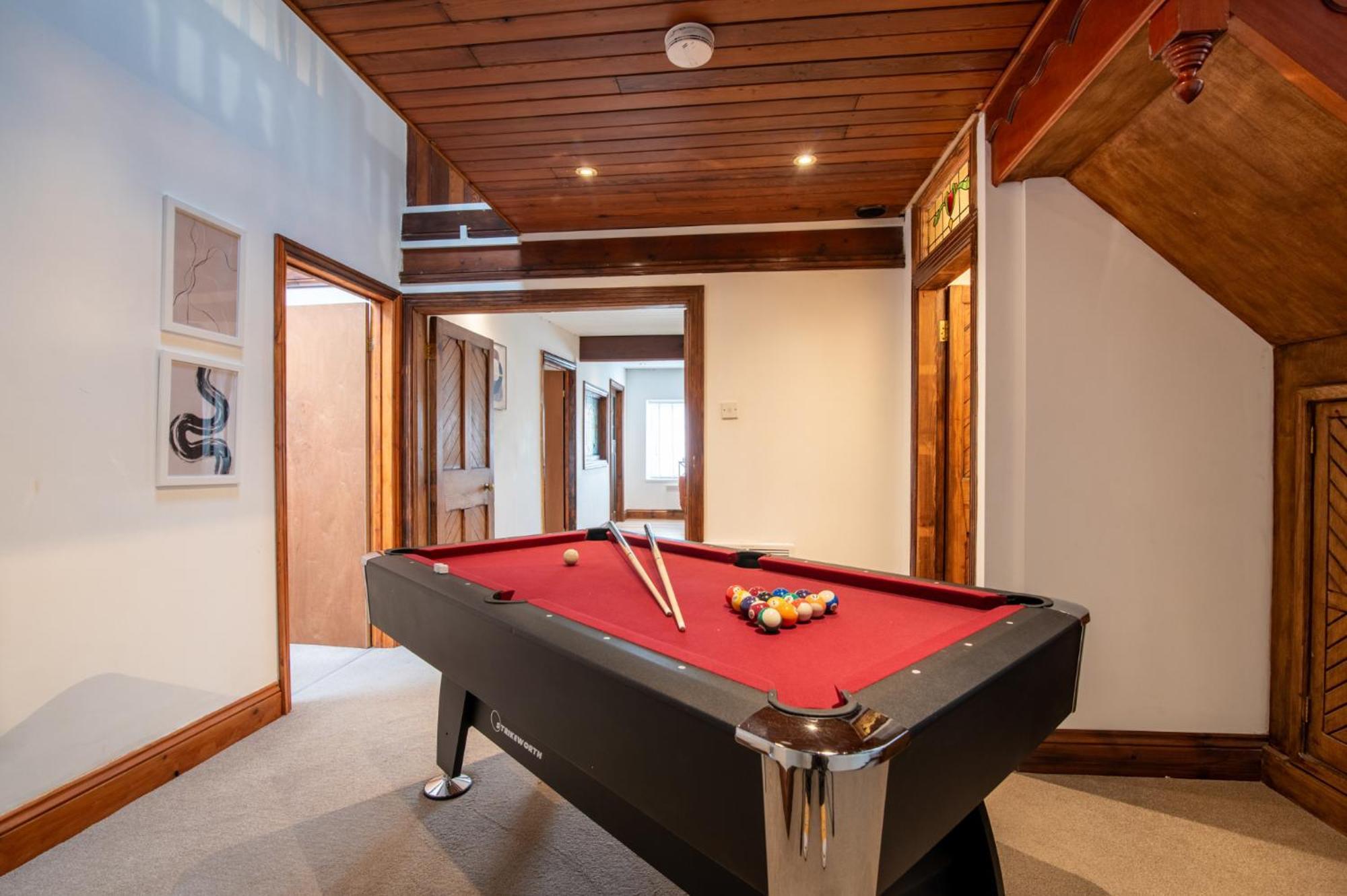 Madison House - Converted Church 5 Bed Pontypool Εξωτερικό φωτογραφία