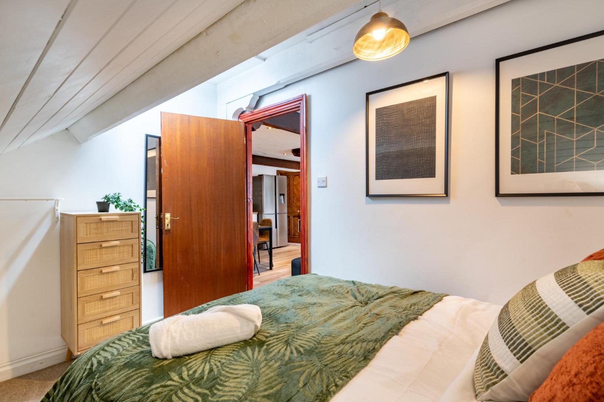 Madison House - Converted Church 5 Bed Pontypool Εξωτερικό φωτογραφία