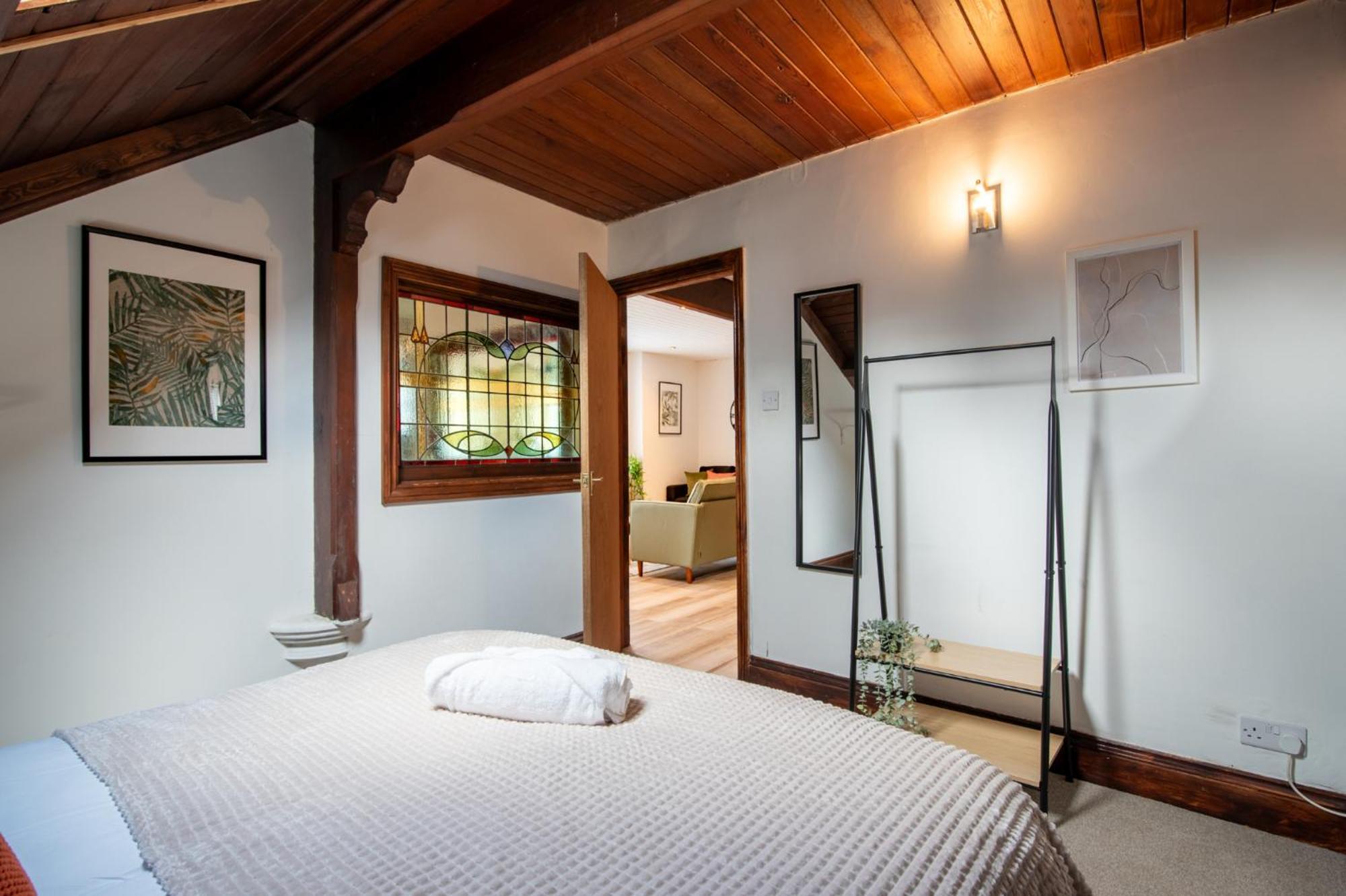 Madison House - Converted Church 5 Bed Pontypool Εξωτερικό φωτογραφία