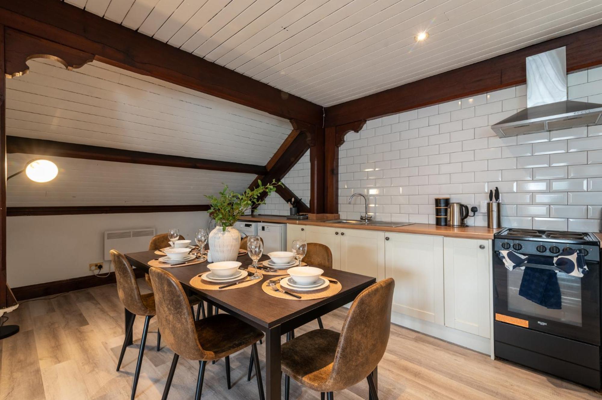 Madison House - Converted Church 5 Bed Pontypool Εξωτερικό φωτογραφία