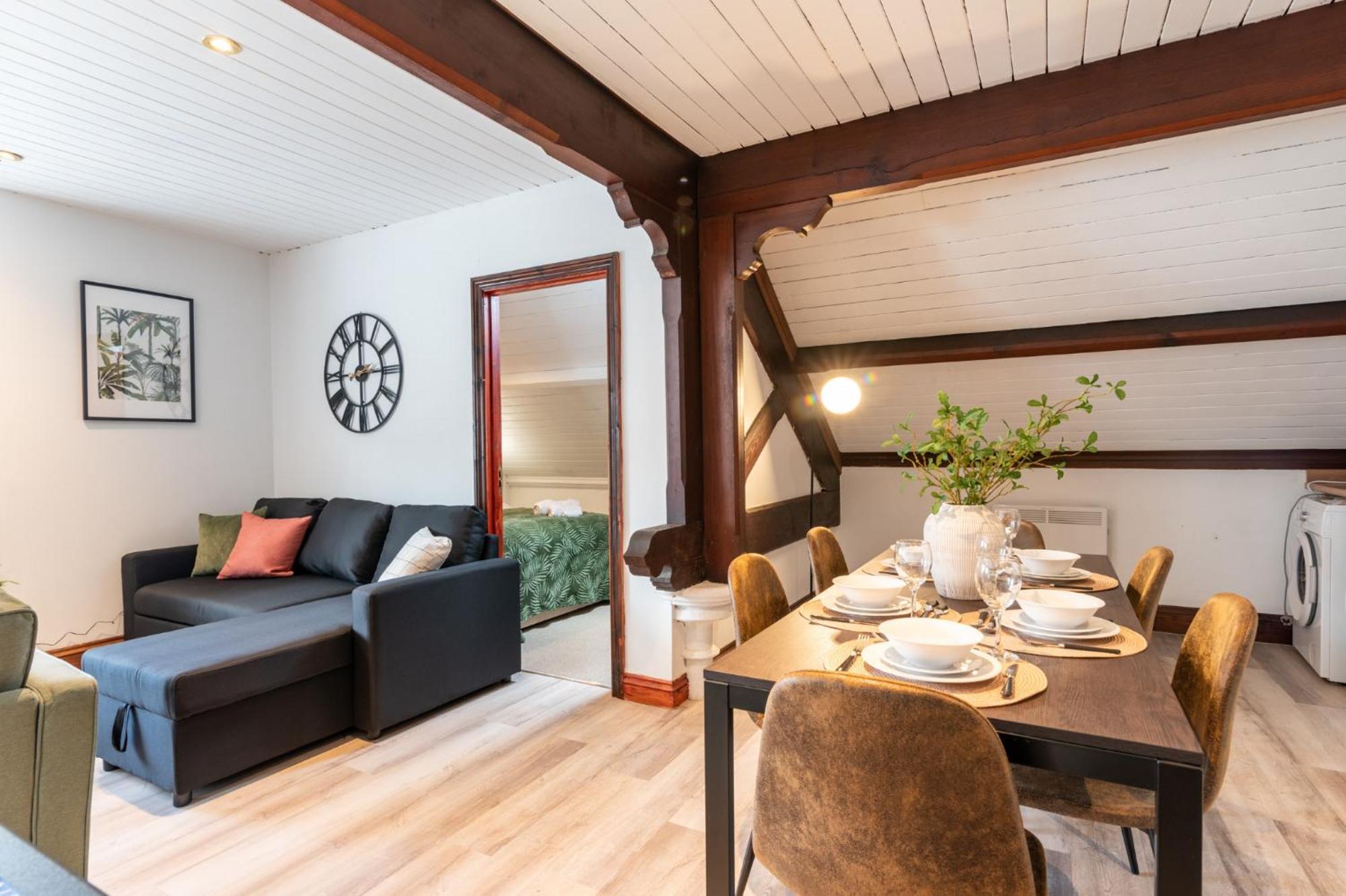 Madison House - Converted Church 5 Bed Pontypool Εξωτερικό φωτογραφία