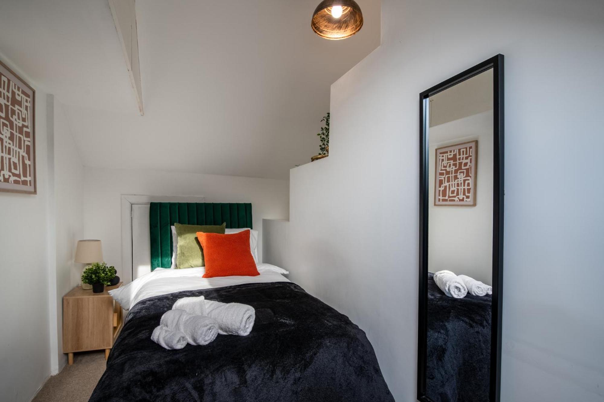 Madison House - Converted Church 5 Bed Pontypool Εξωτερικό φωτογραφία