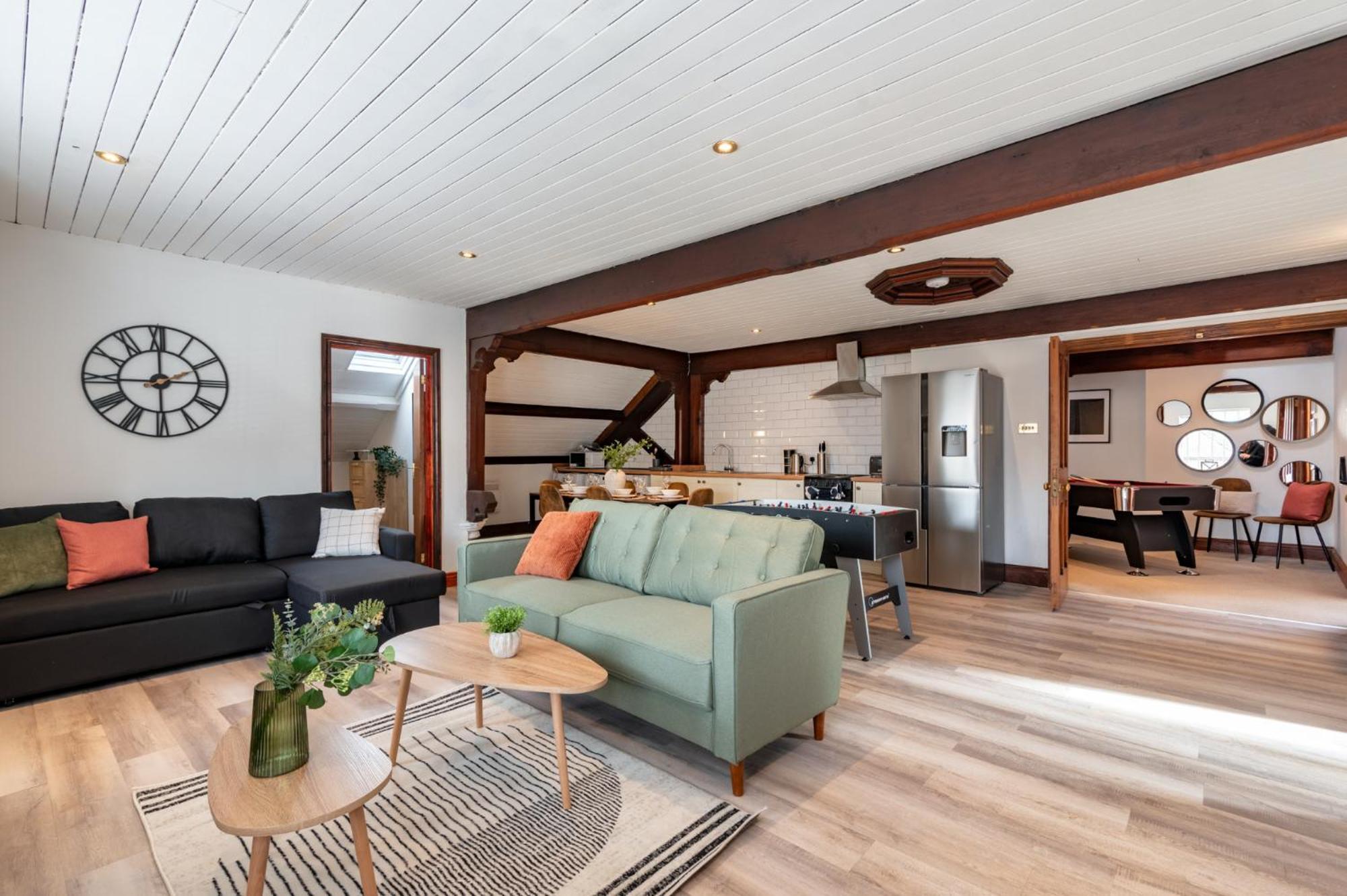 Madison House - Converted Church 5 Bed Pontypool Εξωτερικό φωτογραφία