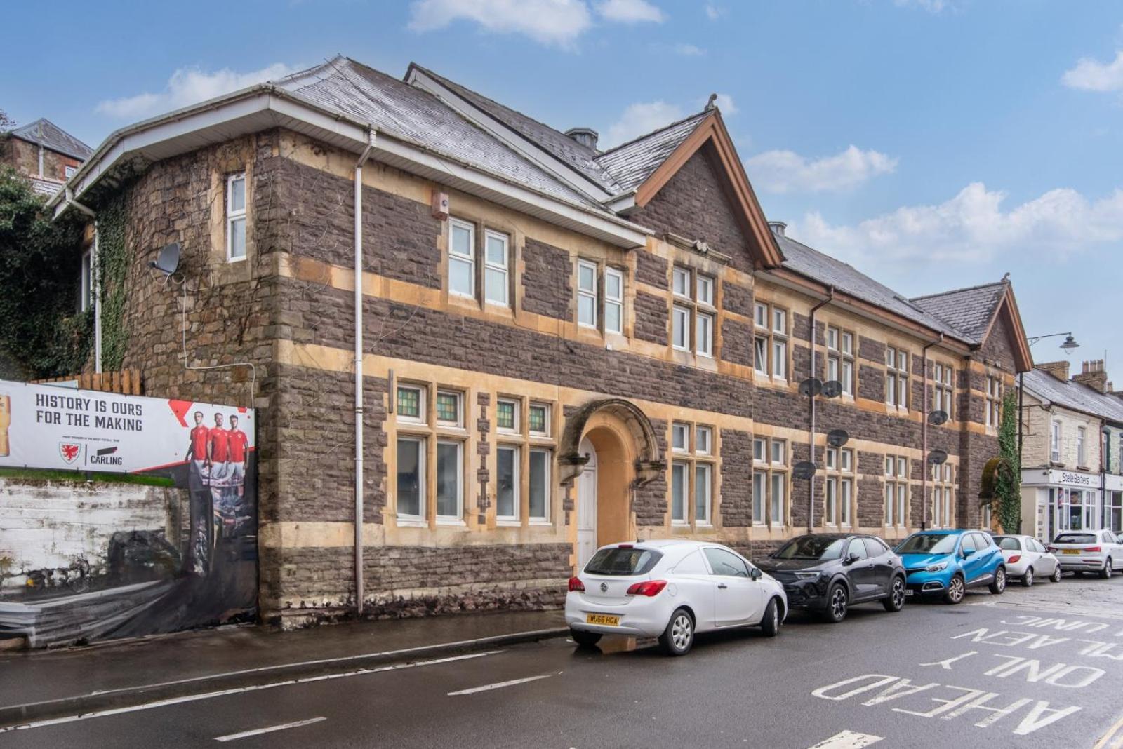 Madison House - Converted Church 5 Bed Pontypool Εξωτερικό φωτογραφία